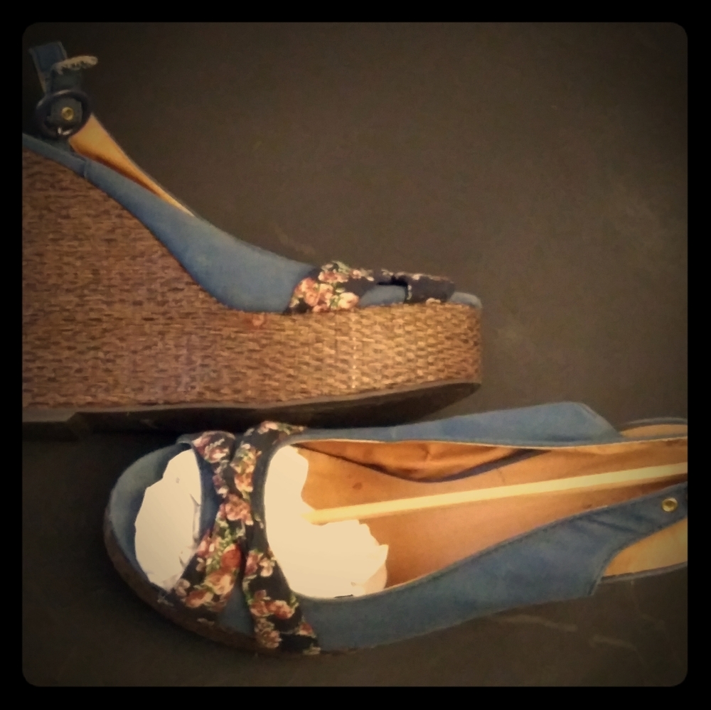 Women platform size 11